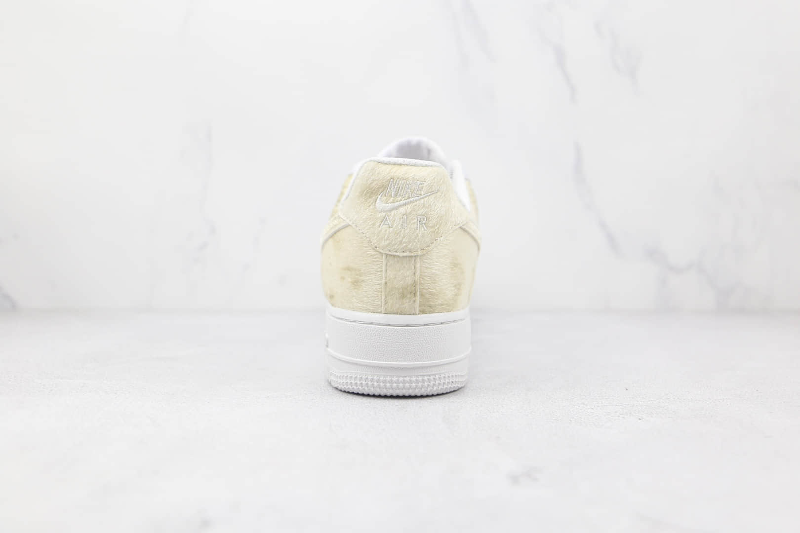 耐克Nike Air Force 1‘07纯原版本低帮空军一号白黄色绒尾板鞋内置气垫 货号：DM9088-001