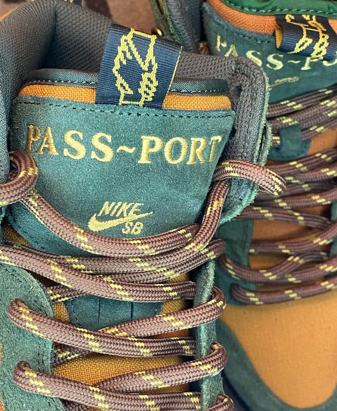 户外登山靴造型！全新Pass~Port x Nike SB Dunk Hi实物曝光！ 货号：DO6119-300
