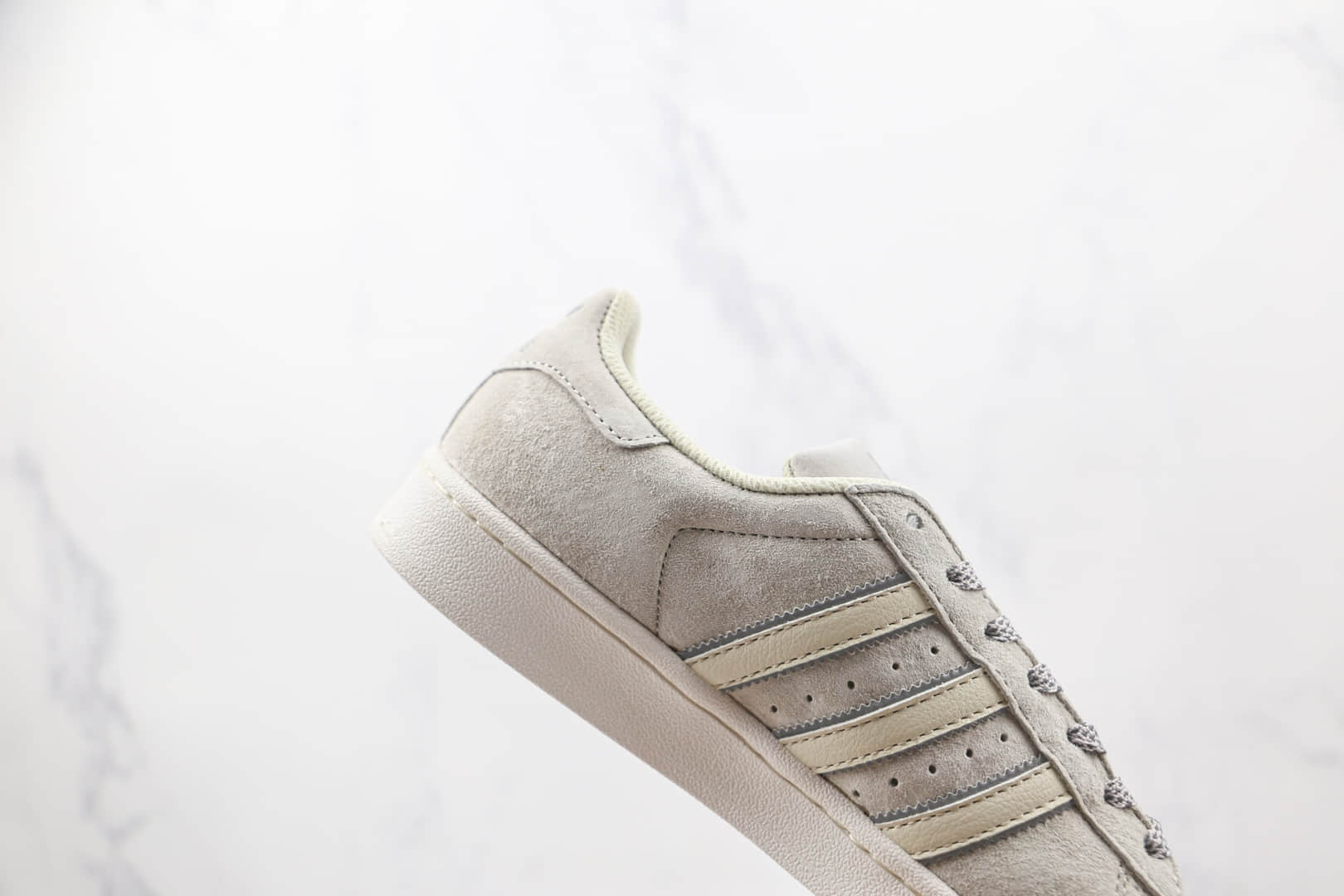 阿迪达斯Adidas Originals SUPERSTAR W纯原版本三叶草贝壳头灰色麂皮卫冕冠军板鞋原盒原标 货号：BS0911