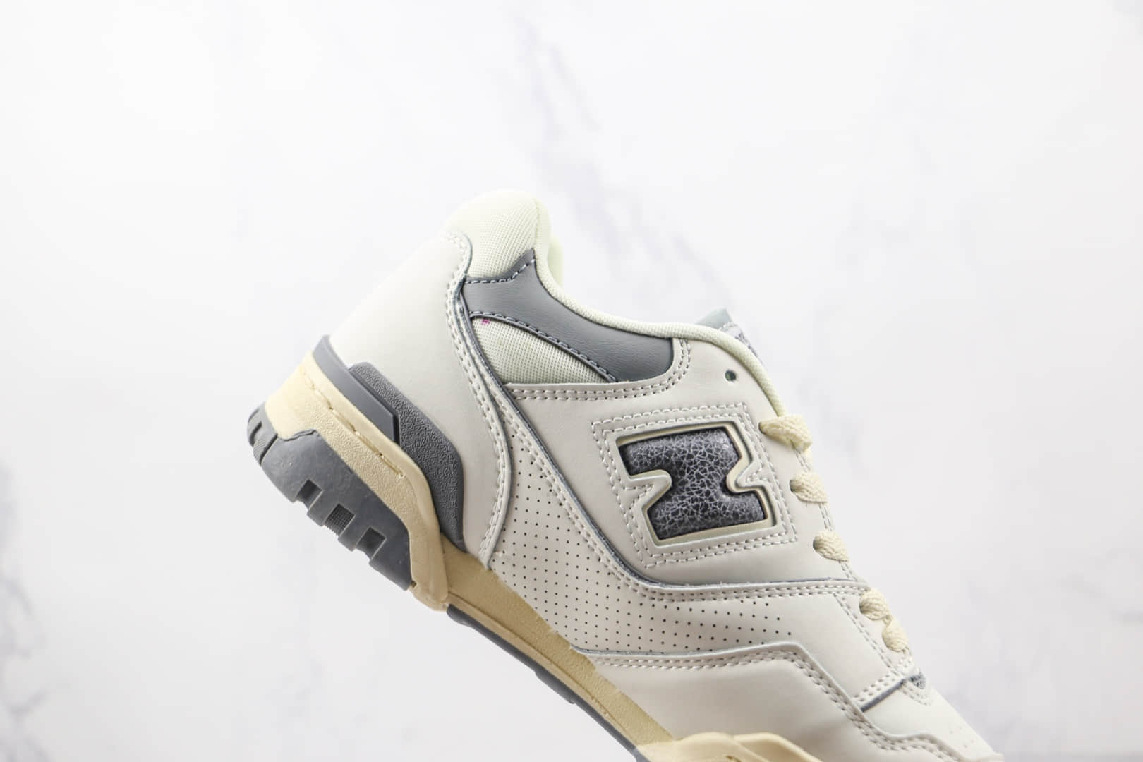 新百伦new balance 550纯原版本白灰色复古NB550慢跑鞋原档案数据开发 货号：BB550ALE