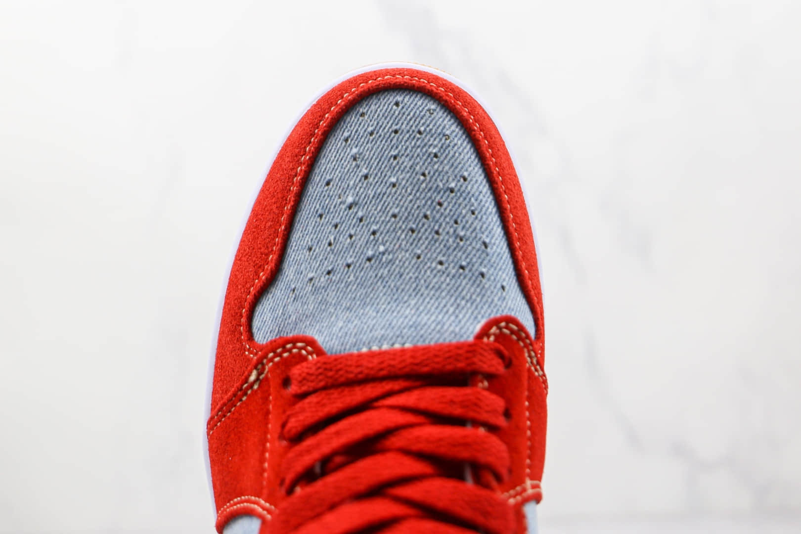 乔丹Air Jordan 1 Mid Denim纯原版本中帮AJ1灰红色牛仔板鞋原档案数据开发 货号：DM4352-600