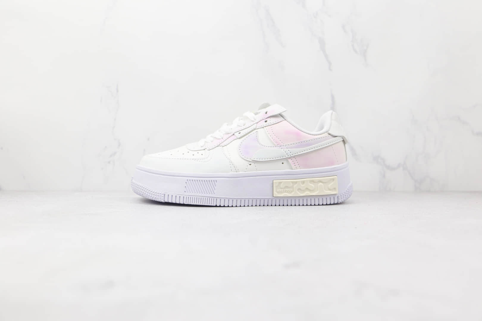 耐克Nike Air Force 1 Fontanka纯原版本低帮空军一号瑞亚联名款温变白色板鞋原楦头纸板打造 货号：DA7024-100