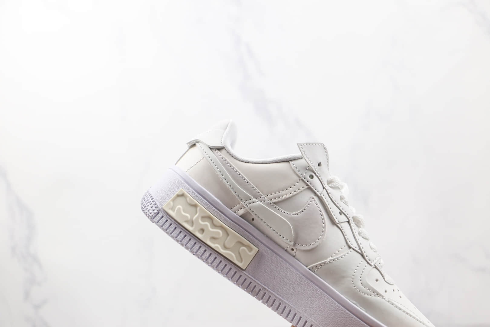 耐克Nike Air Force 1 Fontanka纯原版本低帮空军一号瑞亚联名款温变白色板鞋原楦头纸板打造 货号：DA7024-100