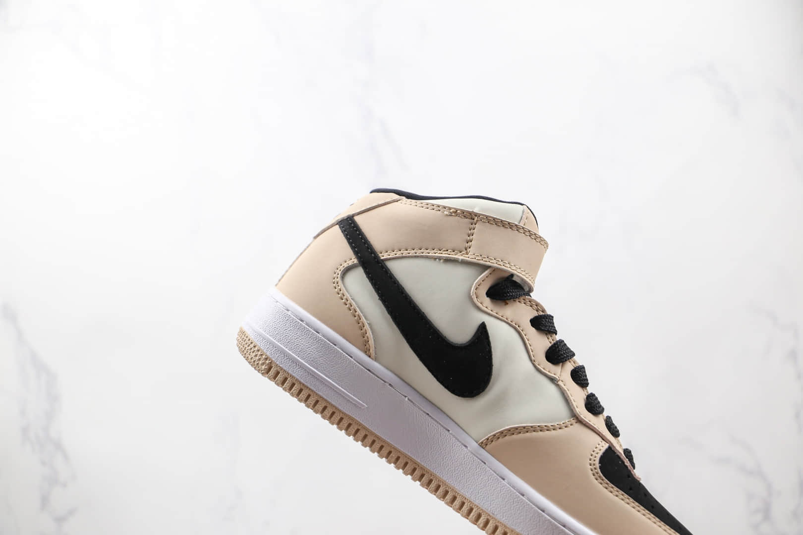 耐克Nike Air Force 1 07纯原版本中帮空军一号奶茶色板鞋内置气垫 货号：HD2523-156