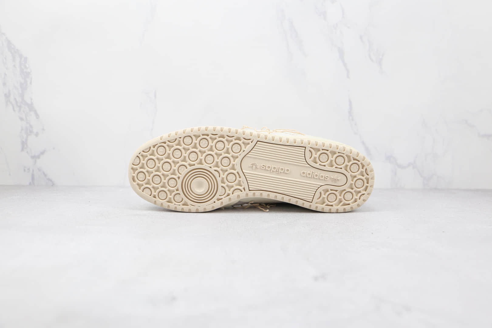 阿迪达斯Adidas Forum 84 Low纯原版本线头米白色复古板鞋原楦头纸板打造 货号：GW0299