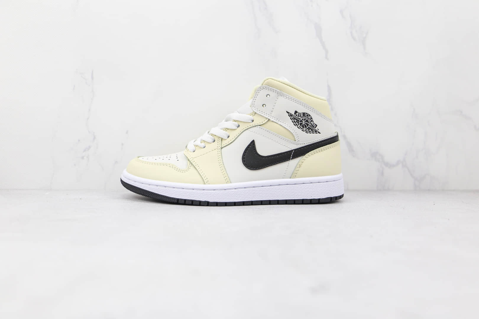 乔丹Air Jordan 1 Mid Coconut Milk纯原版本中帮AJ1奶白色椰奶板鞋原鞋开模 货号：BQ6472-121