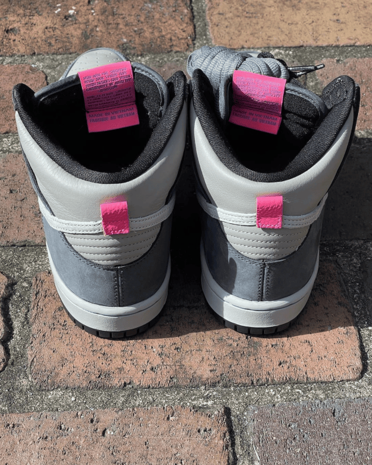 全新Nike SB Dunk Hi实物曝光！质感出色！ 货号：DJ9800-001