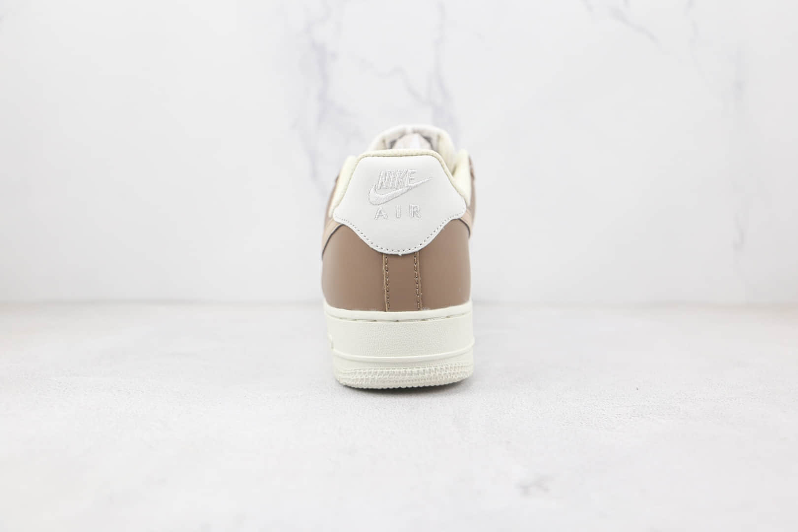 耐克Nike Air Force 1‘07 Low纯原版本低帮空军一号白棕色拼色板鞋内置气垫 货号：DT0226-303