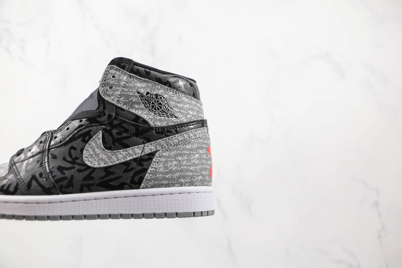 乔丹Air Jordan 1 High OG Rebellionaire纯原版本高帮AJ1涂鸦印字黑禁穿叛乱者叛逆板鞋原楦头纸板打造 货号：555088-036