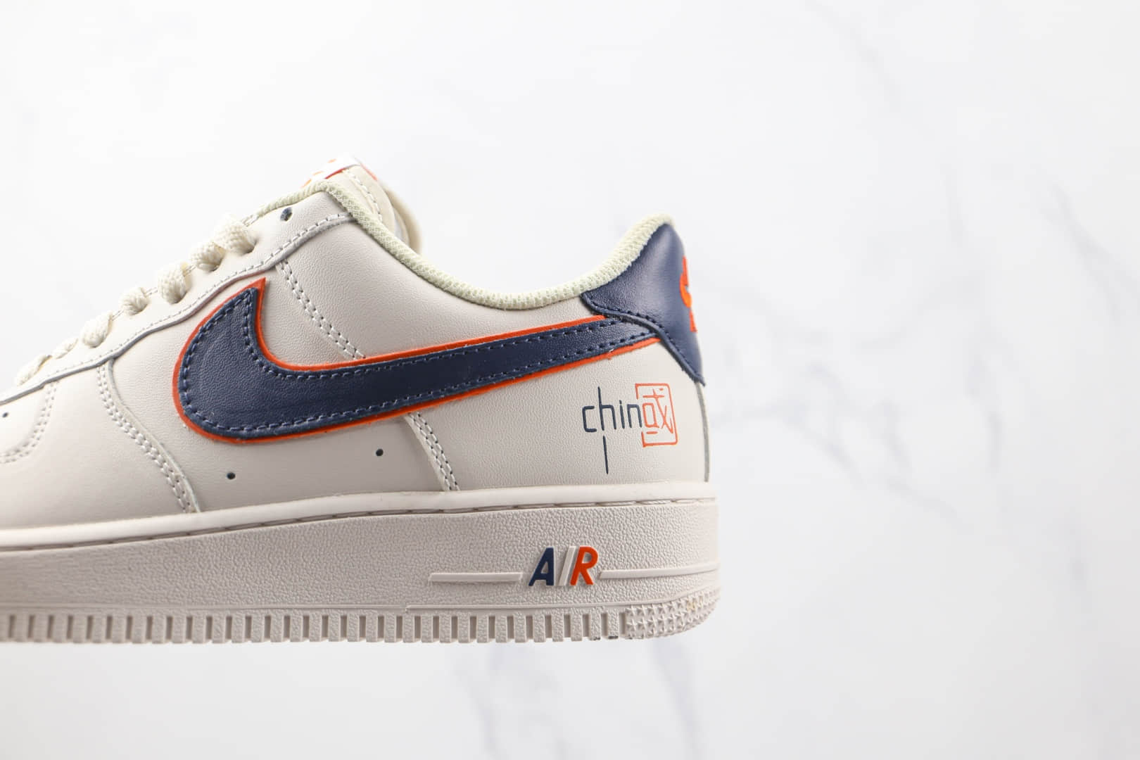 耐克Nike Air Force 1‘07纯原版本低帮空军一号白蓝橙色中国印字板鞋内置气垫 货号：BS8871-101