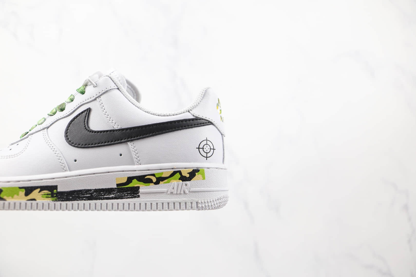 耐克Nike Air Force 1纯原版本低帮空军一号白黑绿色迷彩板鞋内置气垫 货号：CW2288-111