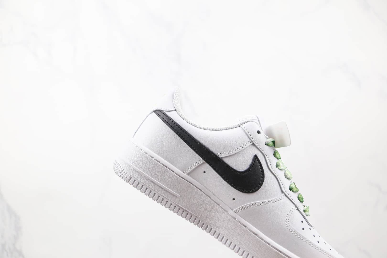 耐克Nike Air Force 1纯原版本低帮空军一号白黑绿色迷彩板鞋内置气垫 货号：CW2288-111