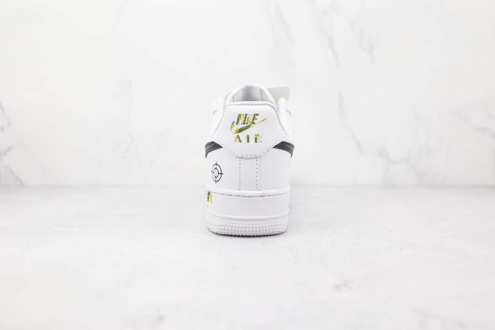 耐克Nike Air Force 1纯原版本低帮空军一号白黑绿色迷彩板鞋内置气垫 货号：CW2288-111