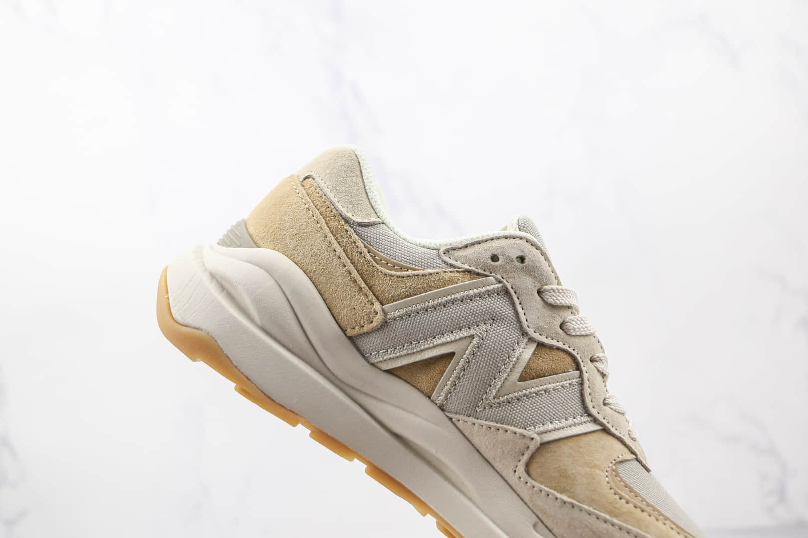 新百伦New Balance 5740纯原版本米黄灰色NB5740复古老爹鞋原档案数据开发 货号：M5740UP