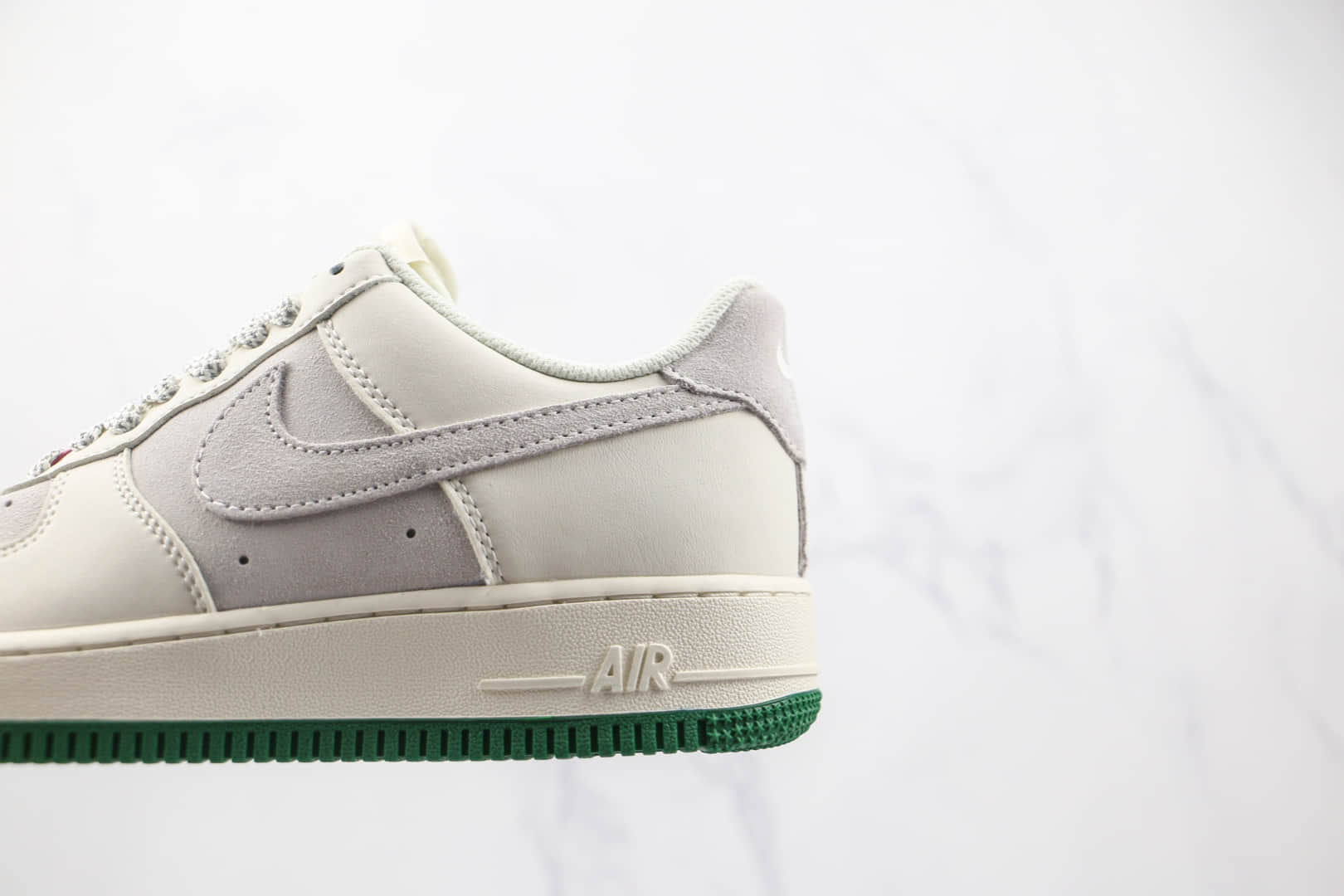 耐克Nike Air Force 1纯原版本低帮空军一号白灰色绿底板鞋内置气垫 货号：CW0063-125