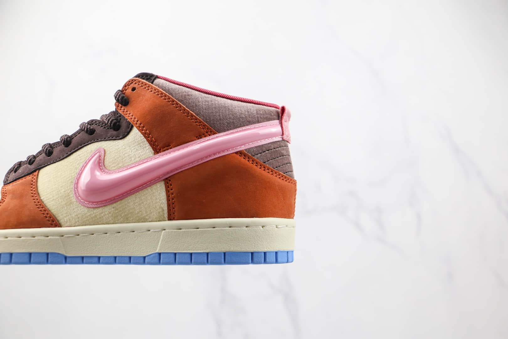 耐克Nike SB Dunk Mid x Social Status联名款纯原版本中帮SB DUNK巧克力牛奶果冻钩棕白粉色板鞋原盒原标 货号：DJ1173-700