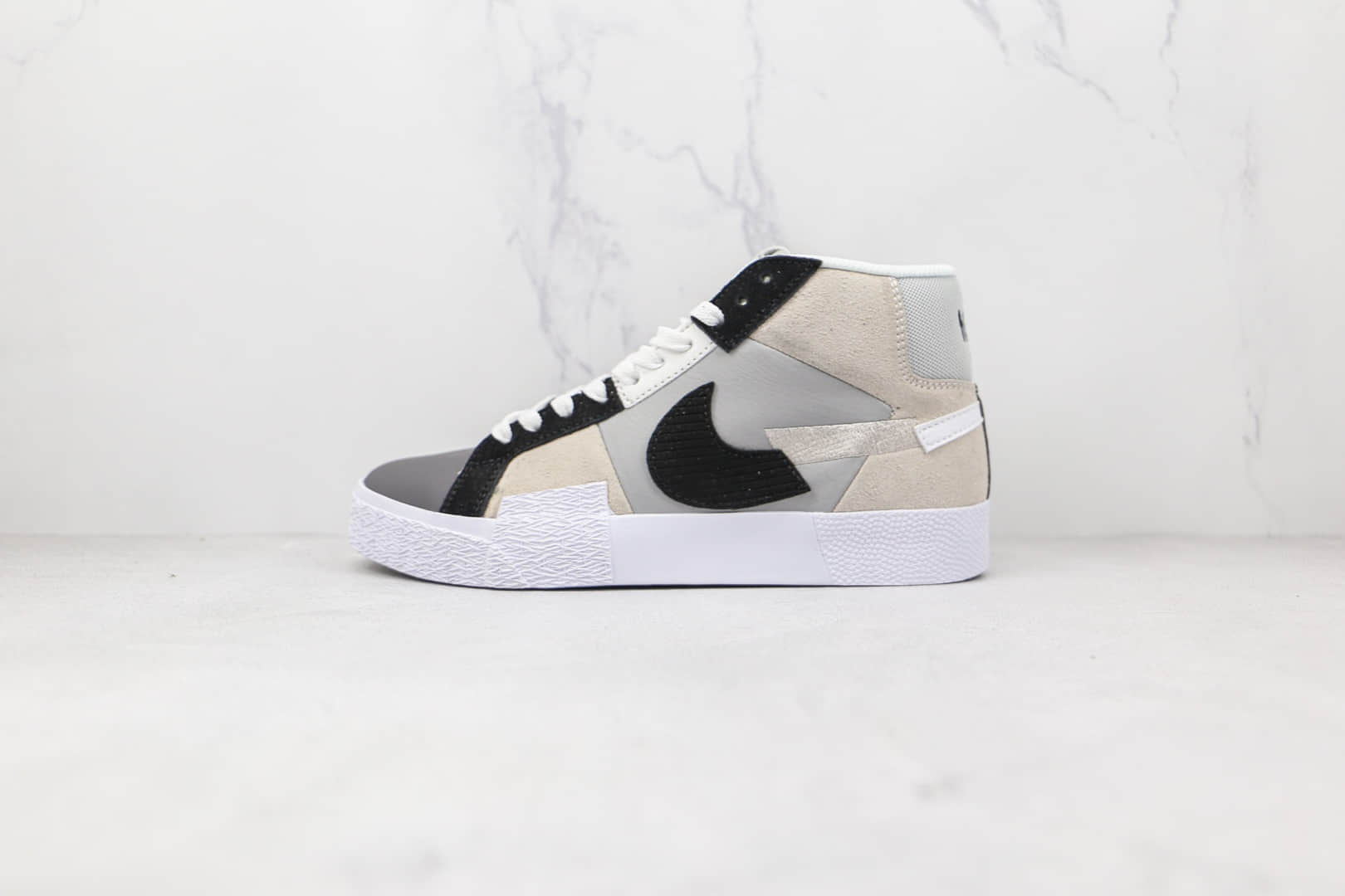 耐克Nike SB Zoom Blazer Mid PRM纯原版本中帮SB开拓者米兰黑色拼接断钩板鞋原盒原标 货号：DA8854-700