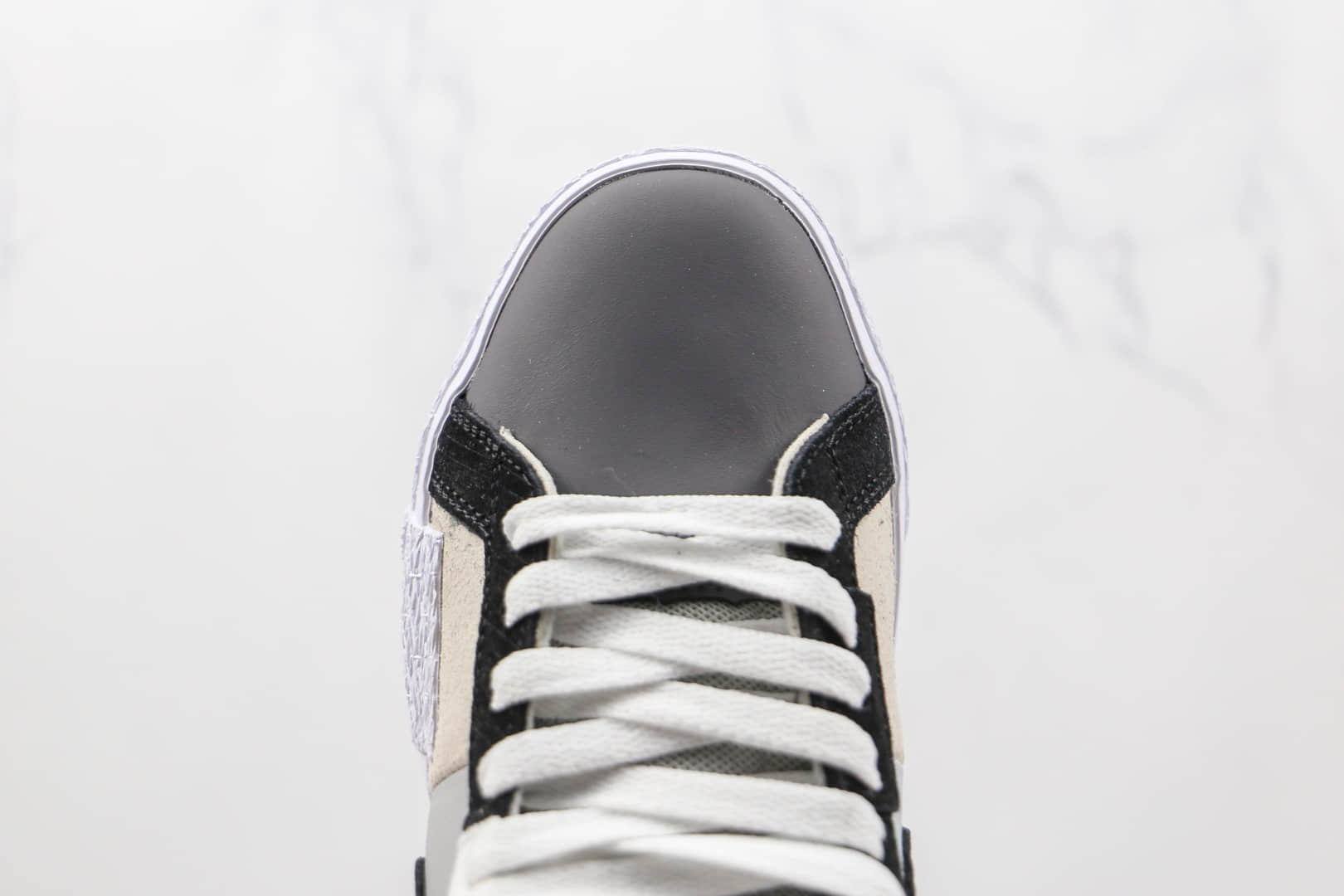 耐克Nike SB Zoom Blazer Mid PRM纯原版本中帮SB开拓者米兰黑色拼接断钩板鞋原盒原标 货号：DA8854-700