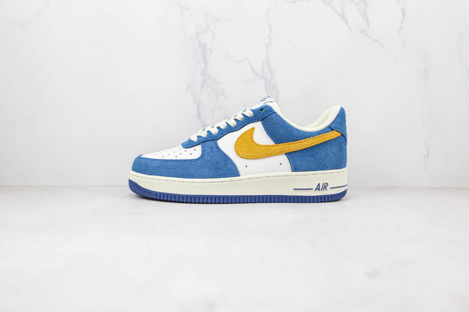 耐克Nike Air Force 1‘07纯原版本低帮空军一号麂皮蓝黄色板鞋内置气垫 货号：BQ8988-103