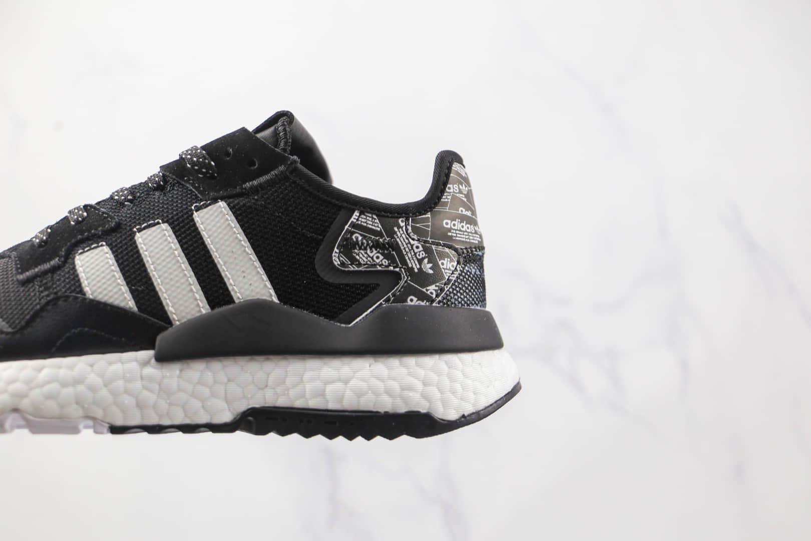 阿迪达斯Adidas Nite Jogger 2021 Boost纯原版本夜行者一代三叶草黑白色爆米花跑鞋原盒原标 货号：FW6689