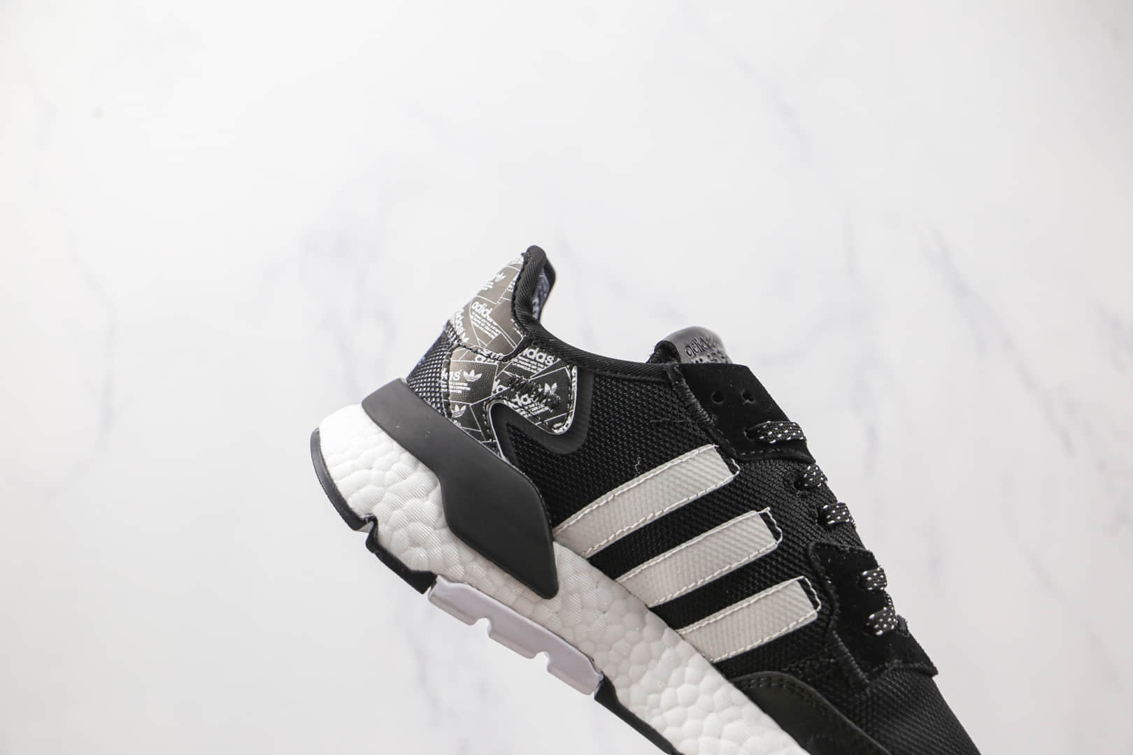 阿迪达斯Adidas Nite Jogger 2021 Boost纯原版本夜行者一代三叶草黑白色爆米花跑鞋原盒原标 货号：FW6689