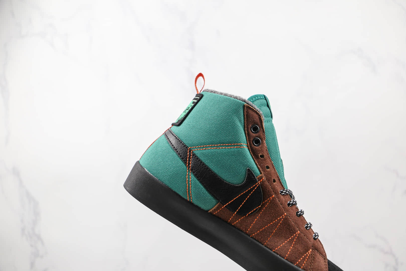耐克Nike SB Zoom Blazer Mid PRO GT QS纯原版本中帮开拓者加绒绿棕色波浪缝线板鞋原盒原标 货号：DC8903-300