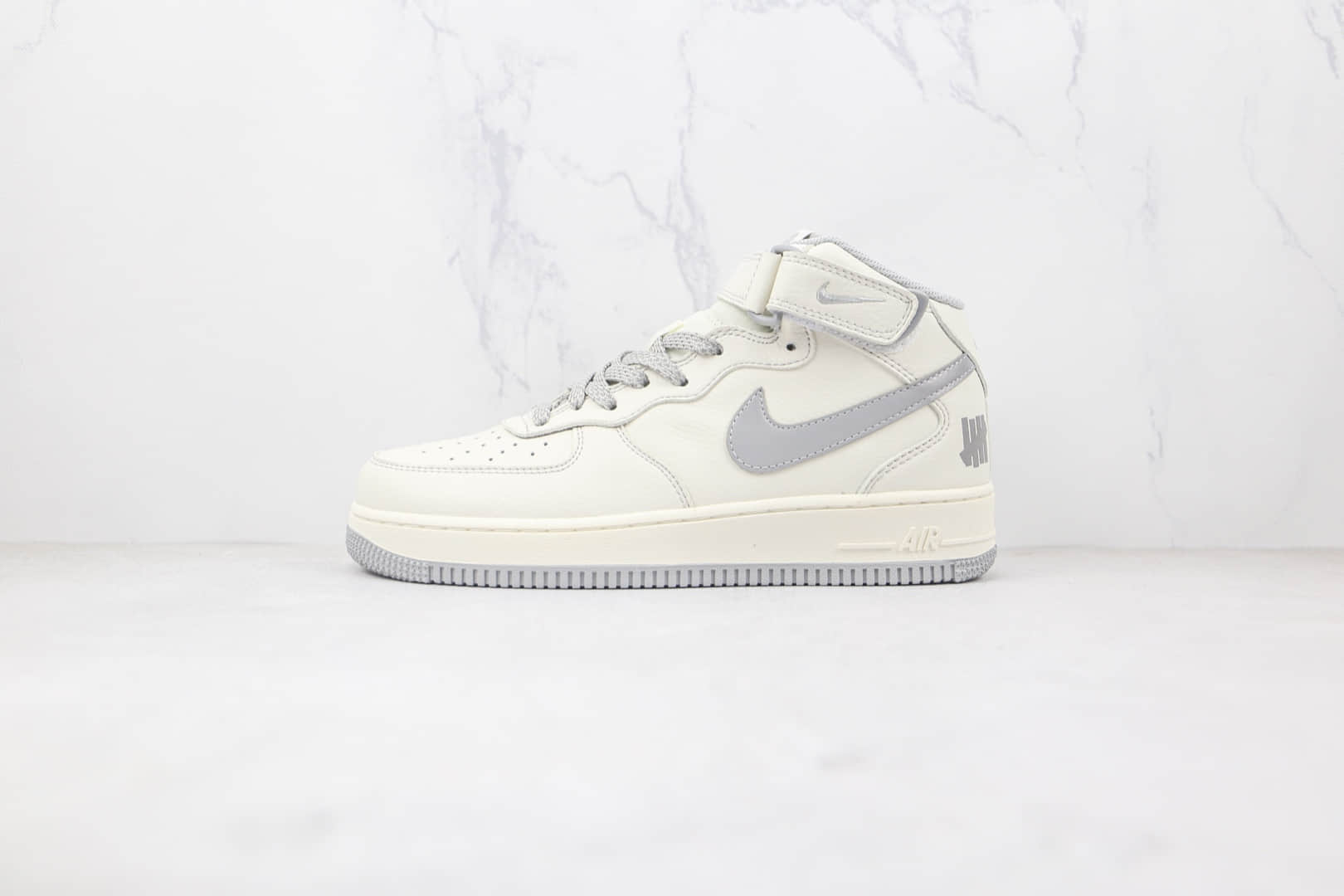 耐克Nike Air Force 1纯原版本中帮空军一号白灰色板鞋原档案数据开发 货号：AO6617-306