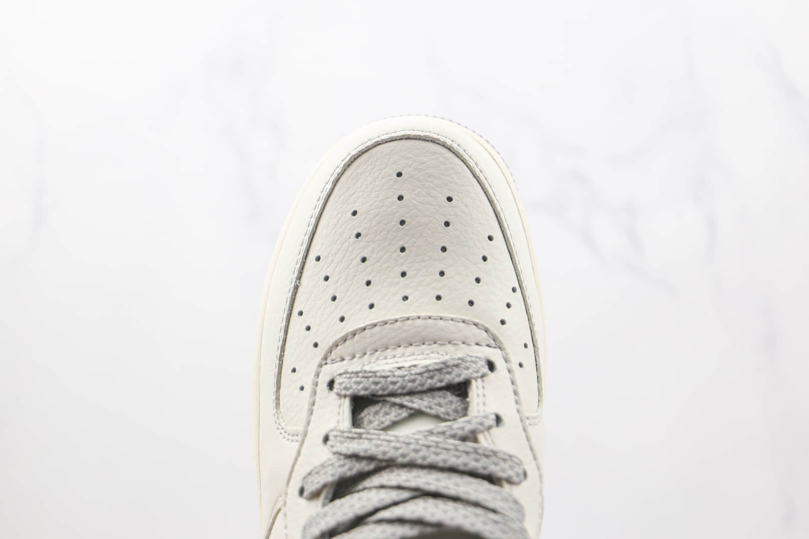 耐克Nike Air Force 1纯原版本中帮空军一号白灰色板鞋原档案数据开发 货号：AO6617-306