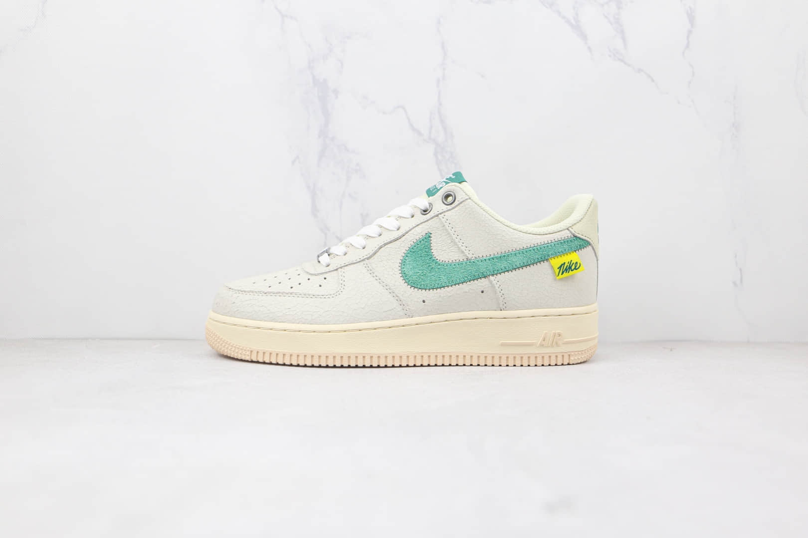 耐克Nike Air Force 1纯原版本低帮空军一号白绿色爆裂纹板鞋内置气垫 货号：DO5876-100