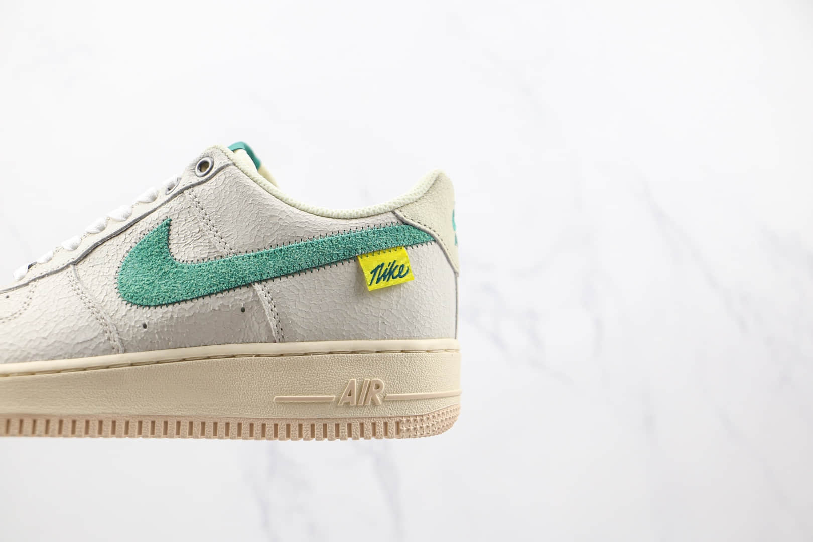 耐克Nike Air Force 1纯原版本低帮空军一号白绿色爆裂纹板鞋内置气垫 货号：DO5876-100