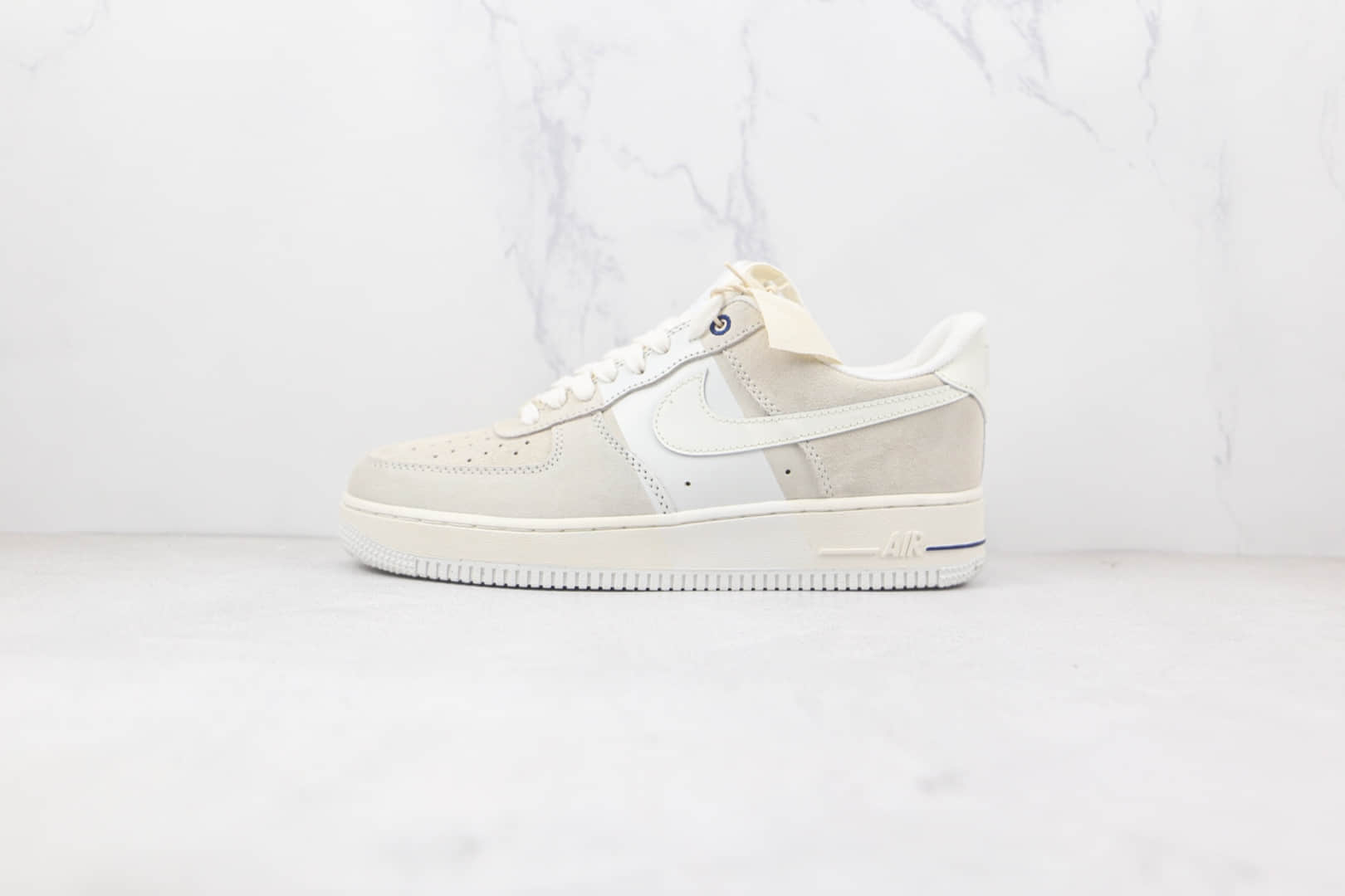 耐克Nike Air Force 1纯原版本低帮空军一号白浅灰色麂皮板鞋原盒原标 货号：DM8871-111