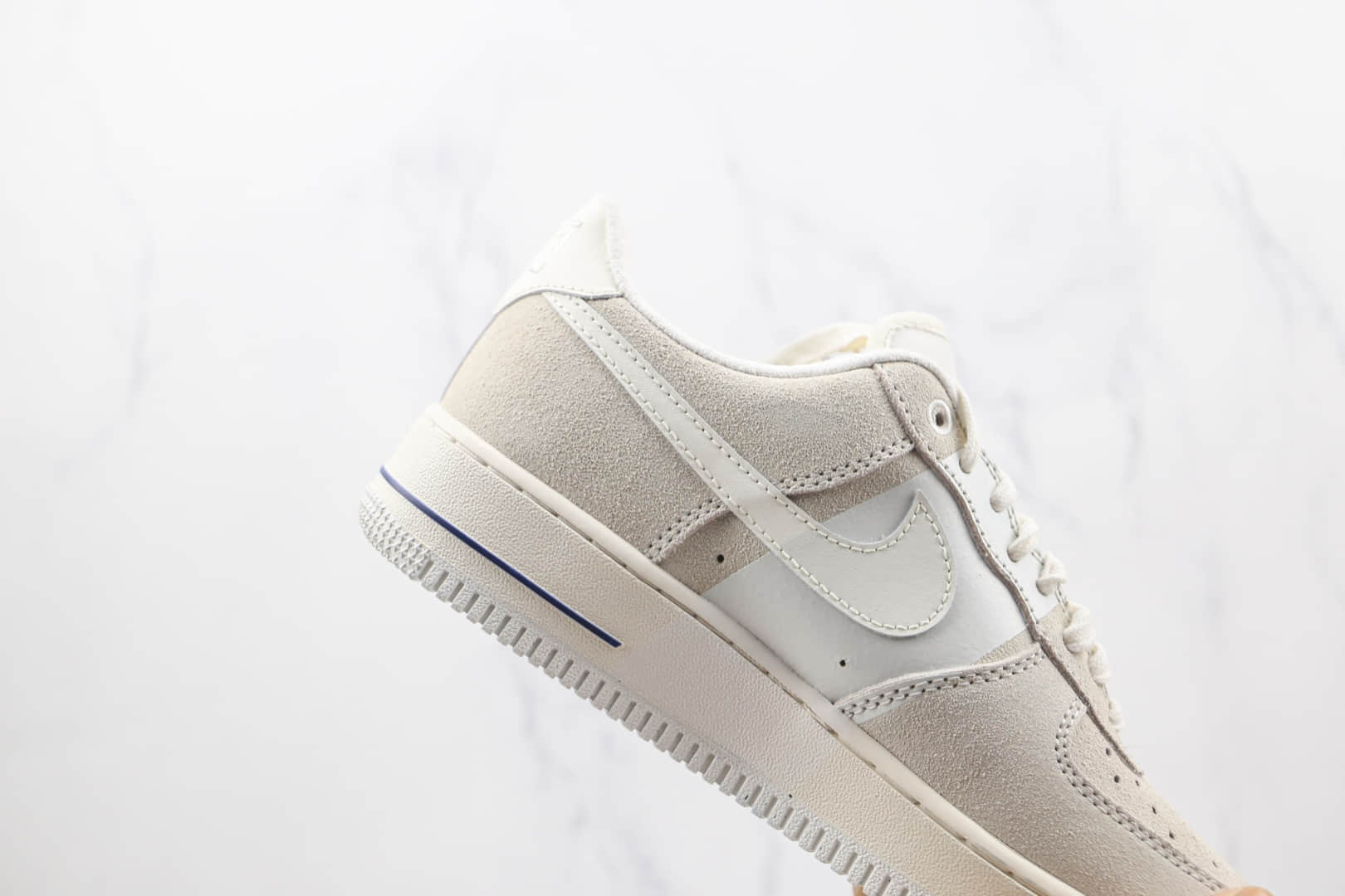 耐克Nike Air Force 1纯原版本低帮空军一号白浅灰色麂皮板鞋原盒原标 货号：DM8871-111