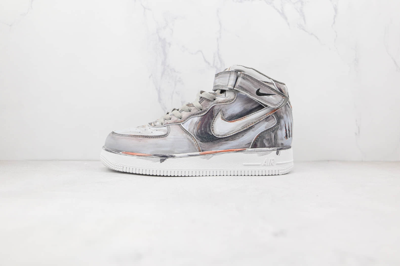 耐克Nike Air Force 1纯原版本中帮空军一号灰色擦色做旧涂鸦板鞋原楦头纸板打造 货号：CW7582-103