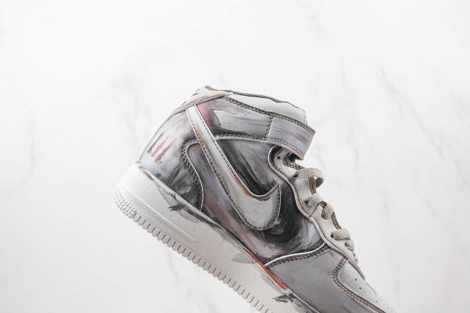 耐克Nike Air Force 1纯原版本中帮空军一号灰色擦色做旧涂鸦板鞋原楦头纸板打造 货号：CW7582-103