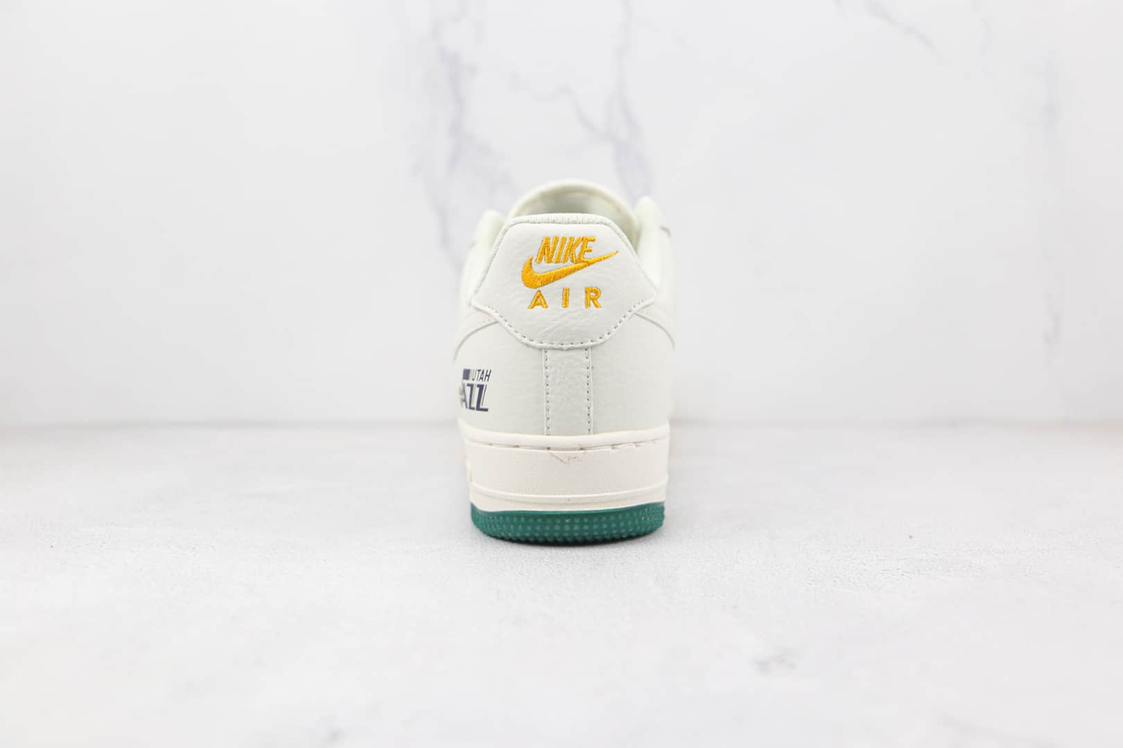 耐克Nike Air Force 1'07纯原版本低帮空军一号白绿黄色双小钩双色底板鞋原档案数据开发 货号：ZJ6695-303