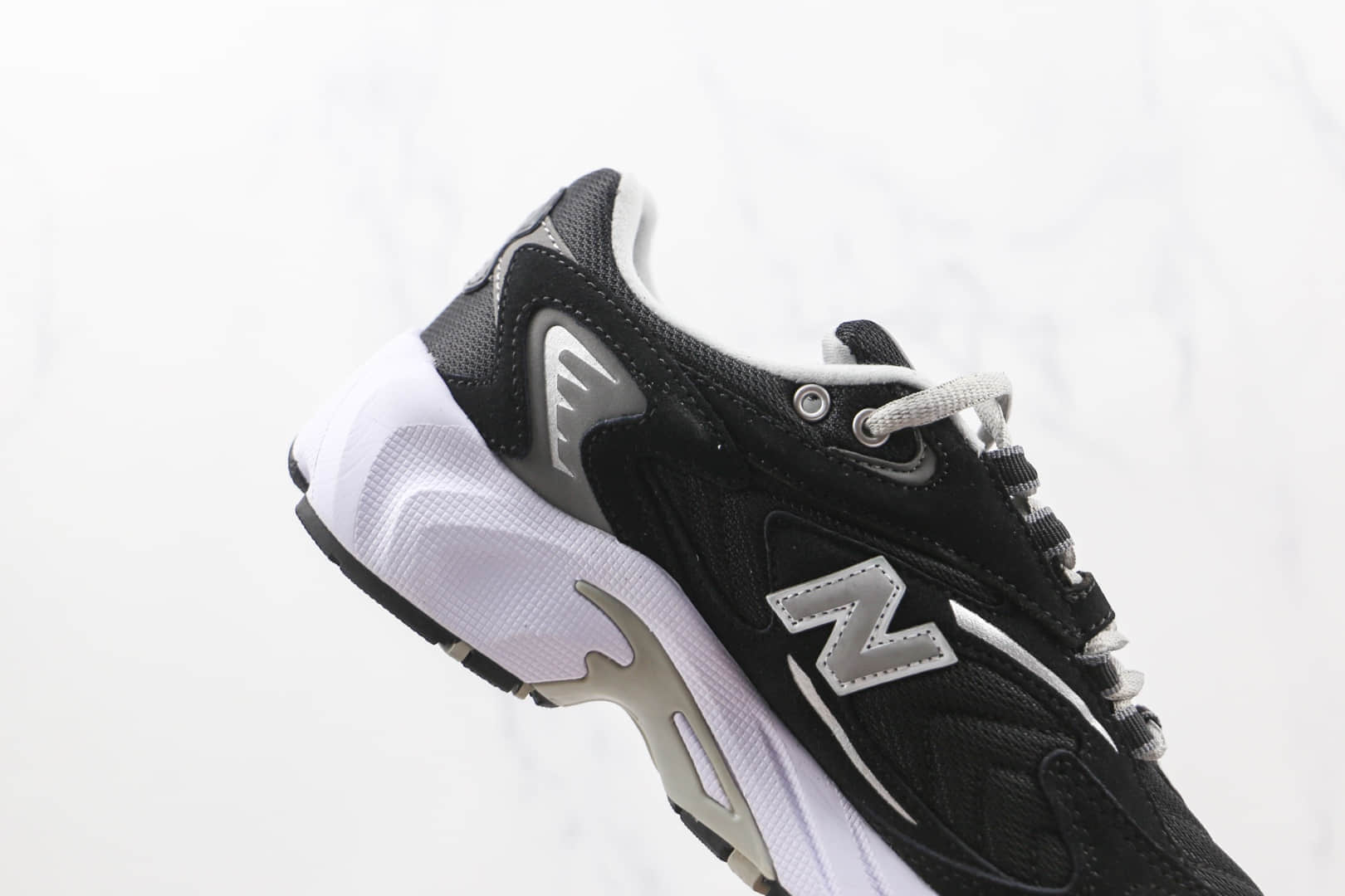 新百伦NEW BALANCE ML725纯原版本黑银色NB725复古老爹鞋原盒原标 货号：ML725R