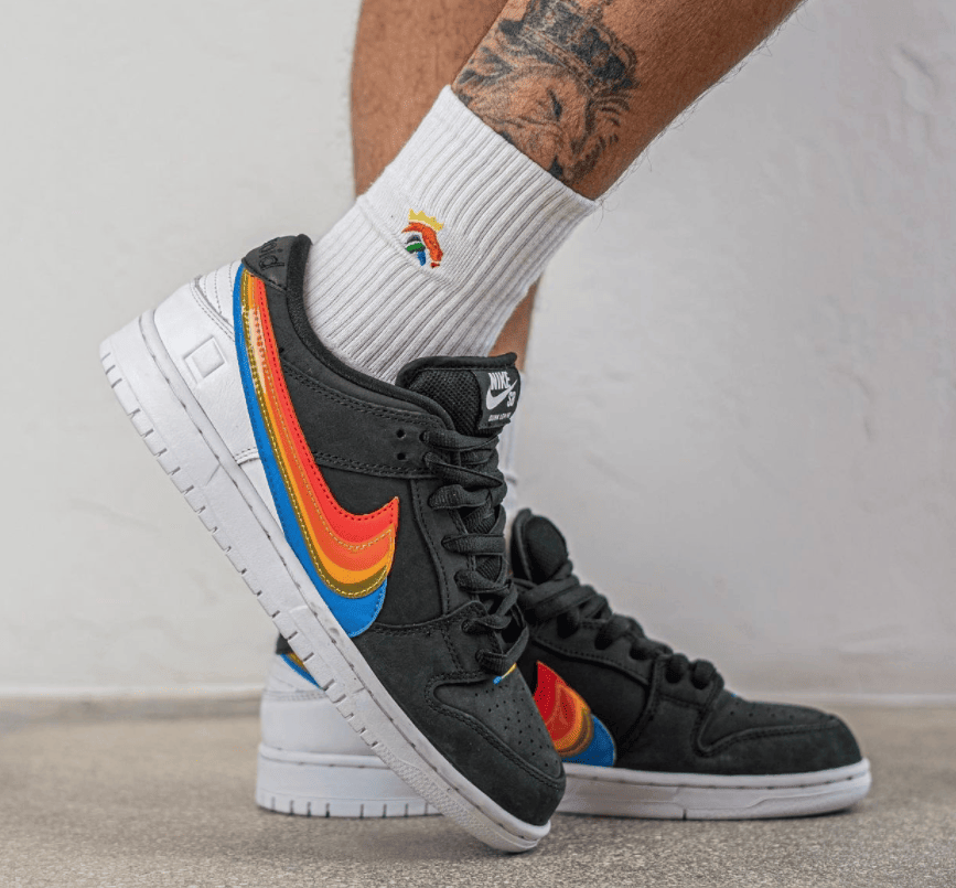 彩虹Swoosh！宝丽来SB Dunk Low上脚图曝光！ 货号：DH7722-001