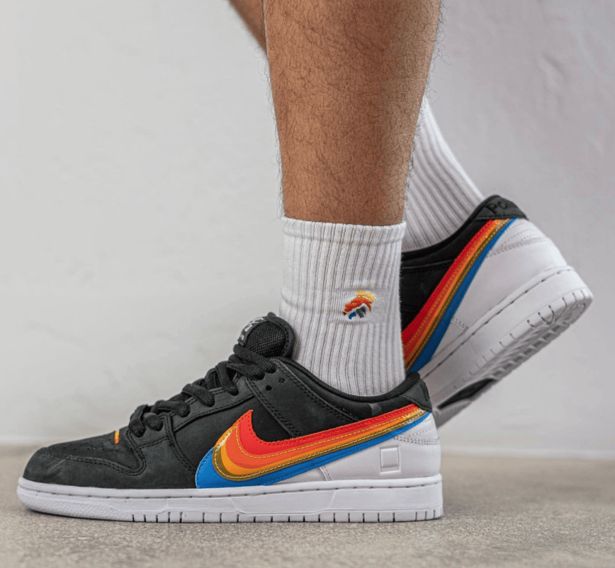 彩虹Swoosh！宝丽来SB Dunk Low上脚图曝光！ 货号：DH7722-001