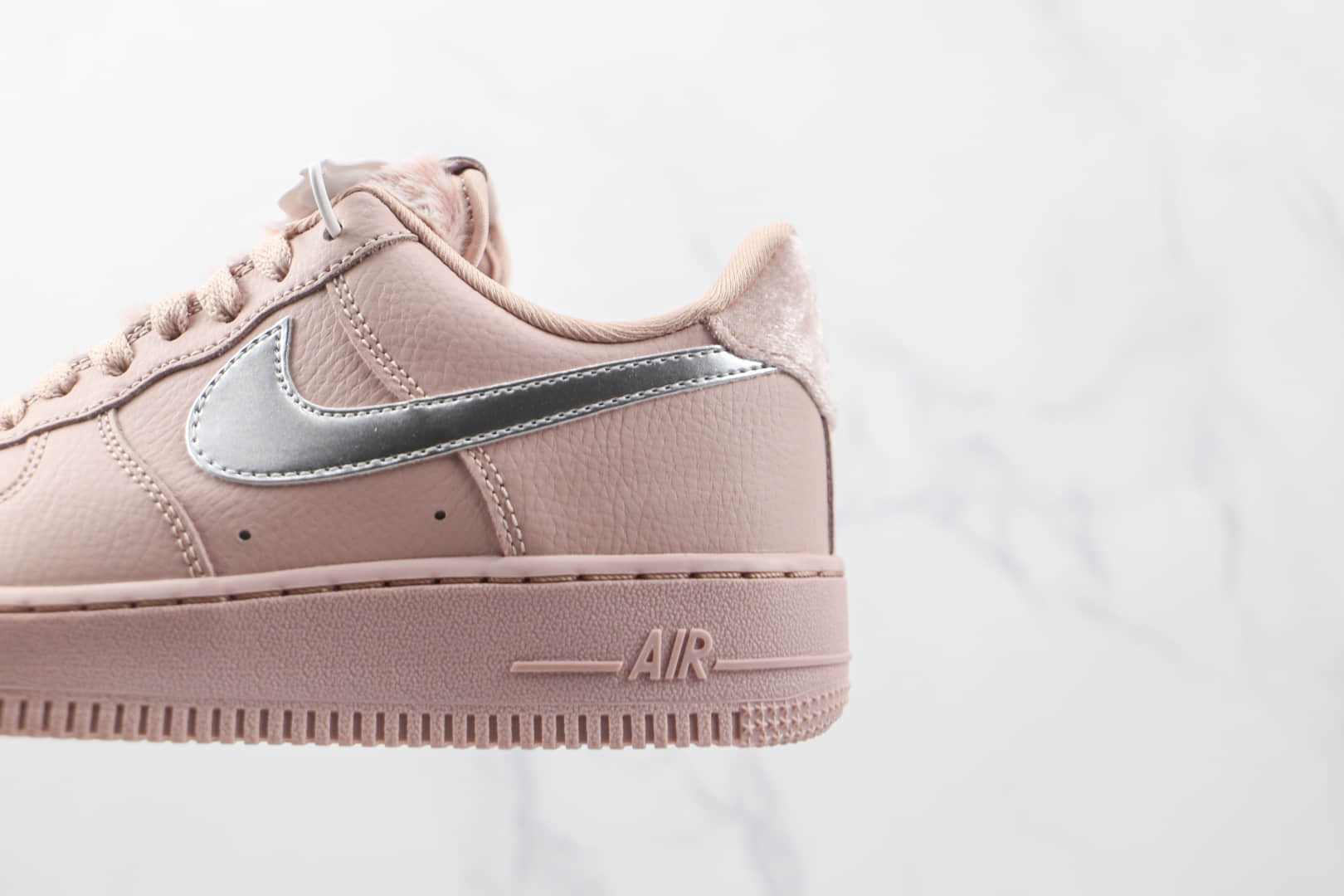 耐克Nike Air Force 1 Low纯原版本空军一号低帮板鞋AF1粉银原楦开发 货号：DO6724-601