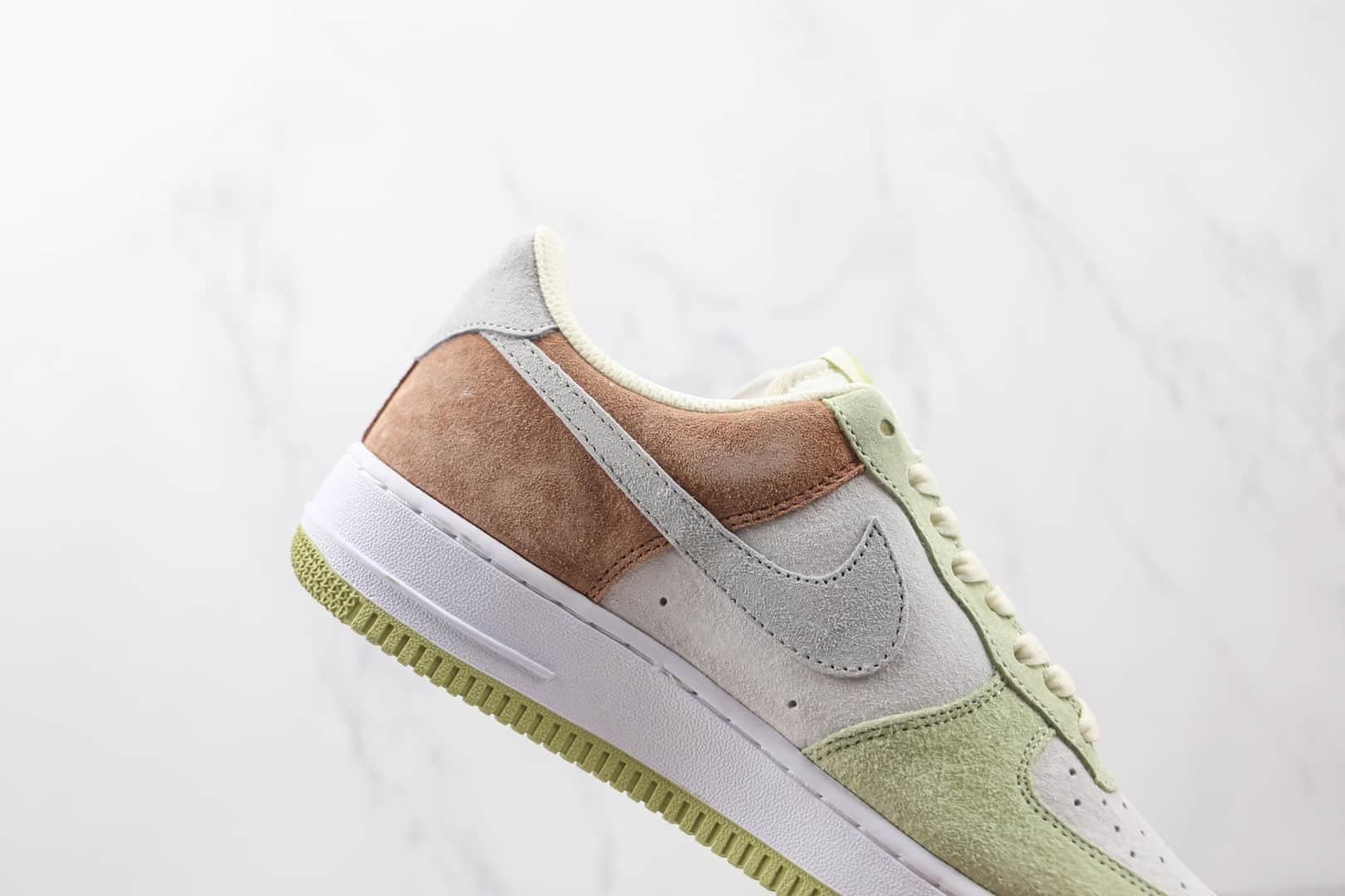 耐克Nike Air Force 1‘07 Low纯原版本低帮空军一号麂皮AF1马卡龙拼接原厂皮料 货号：DL5819-618