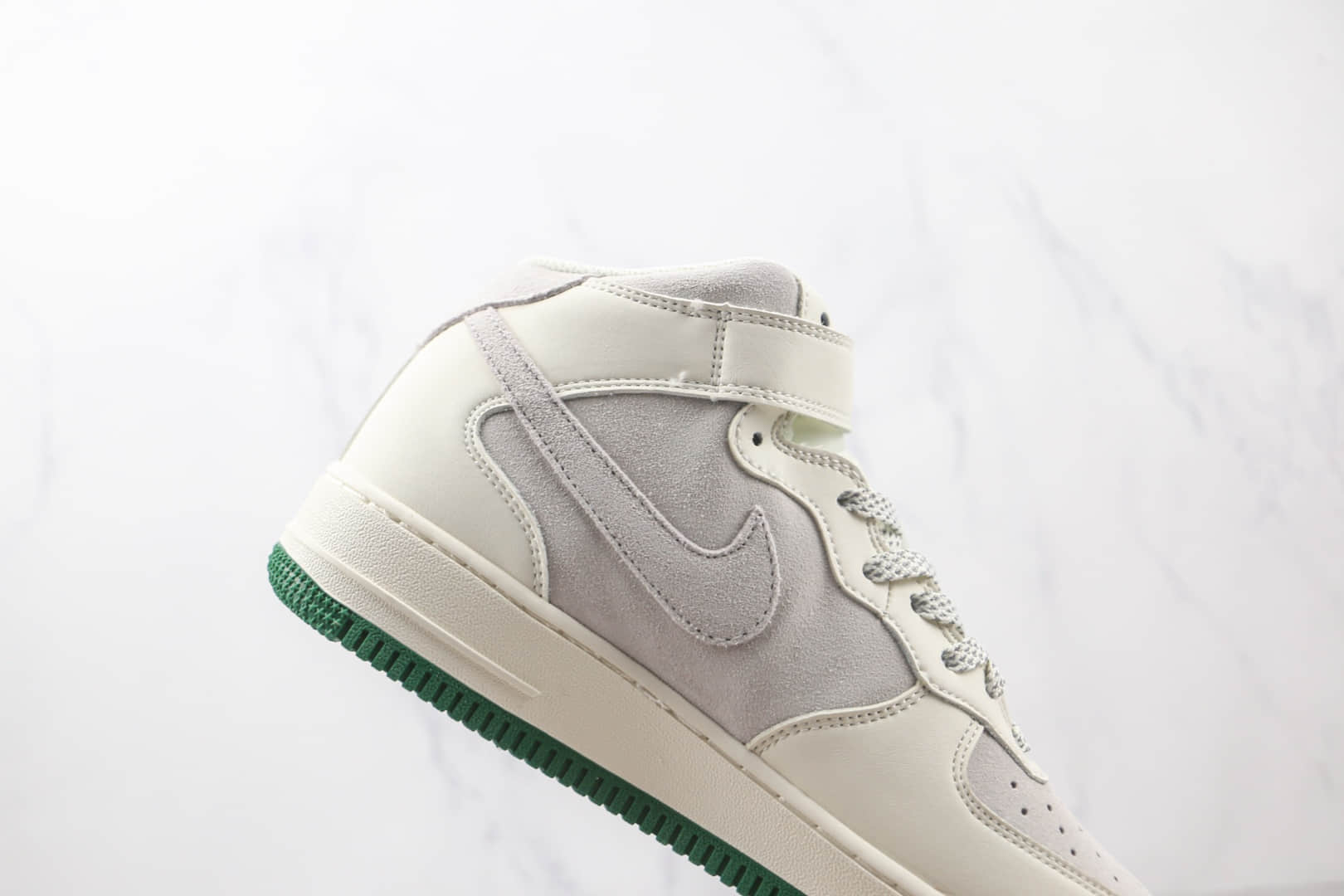 耐克Nike Air Force 1‘07 Mid纯原版本中帮空军一号麂皮米白色3M反光板鞋内置气垫 货号：GY3368-308