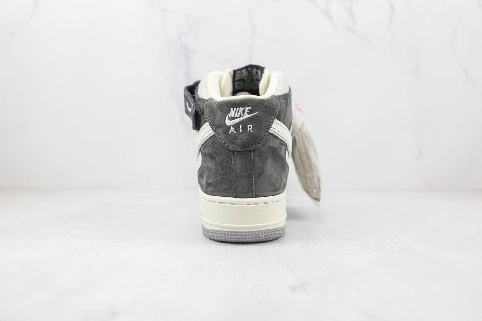 耐克Nike Air Force 1‘07 Mid纯原版本中帮空军一号麂皮灰色板鞋内置气垫 货号：DG9158-616