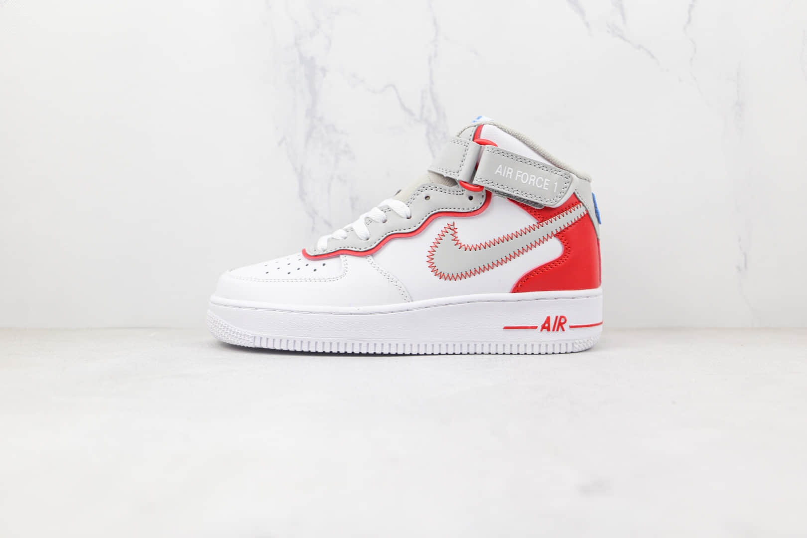 耐克Nike Air Force 1‘07 Mid Athletic Club纯原版本中帮空军一号白红色板鞋内置气垫 货号：DH7451-100