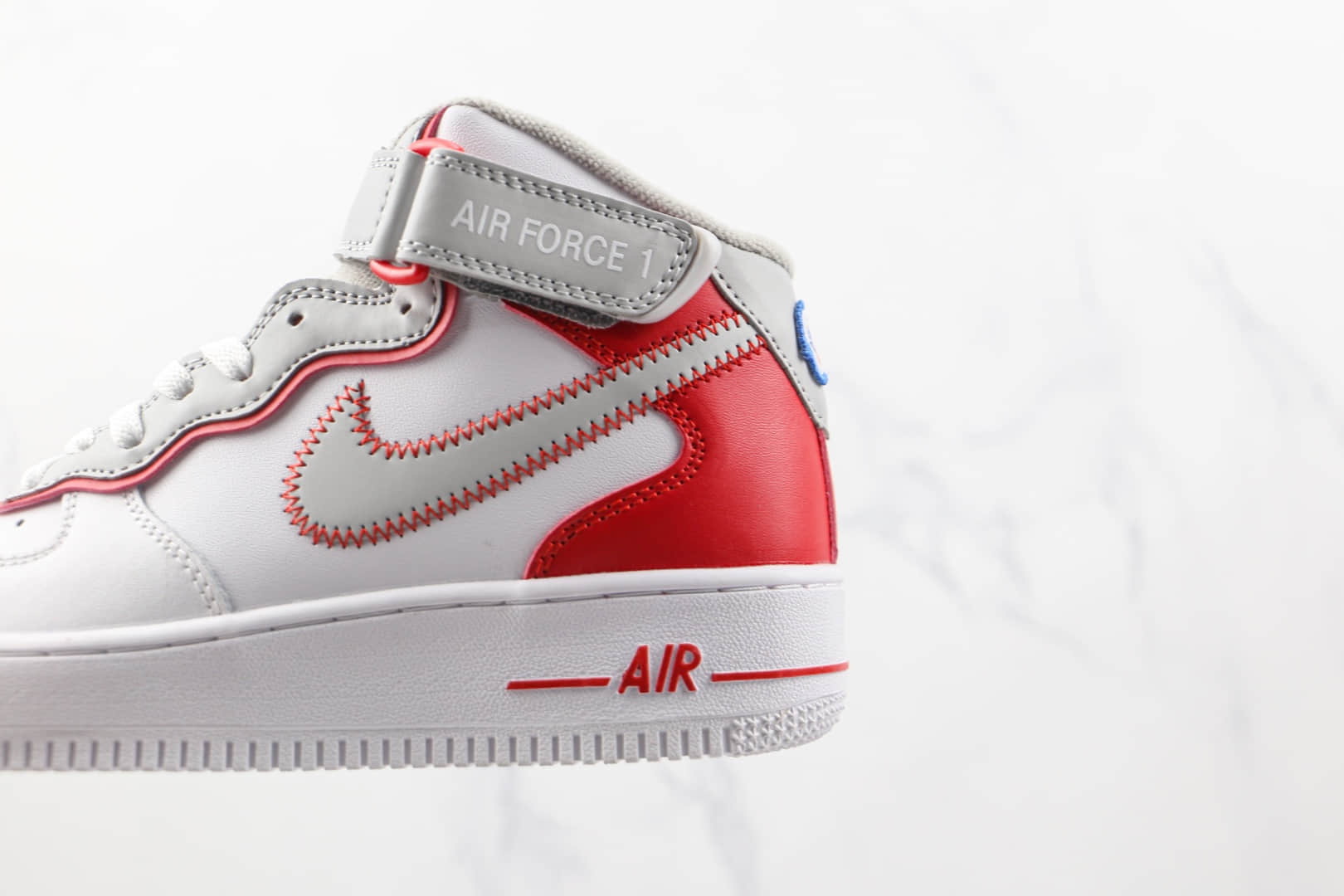 耐克Nike Air Force 1‘07 Mid Athletic Club纯原版本中帮空军一号白红色板鞋内置气垫 货号：DH7451-100