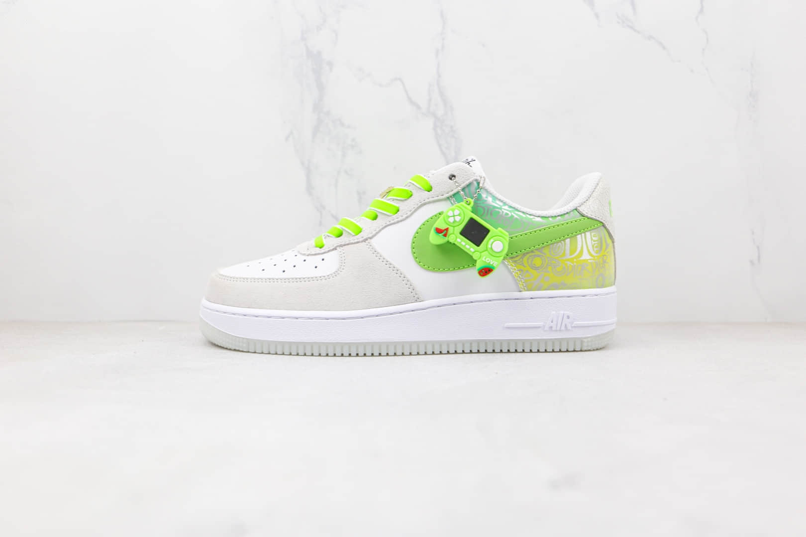 耐克Nike Air Force 1 Space Silver纯原版本低帮空军一号白绿色印字金扣50周年板鞋内置气垫 货号：DA8302-555