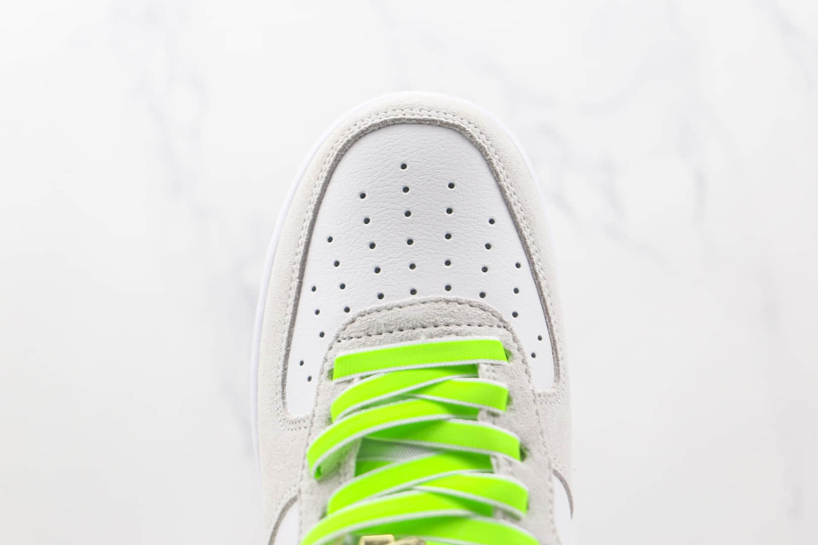 耐克Nike Air Force 1 Space Silver纯原版本低帮空军一号白绿色印字金扣50周年板鞋内置气垫 货号：DA8302-555