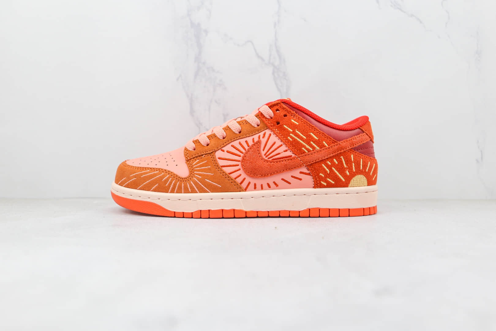 耐克Nike Dunk Low NH “Winter Solstice”Orange-Crimson BlissNike Dunk Low纯原版本低帮DUNK冬至限定落日刺绣夕阳红脏橙色板鞋原盒原标 货号：DO6723-800