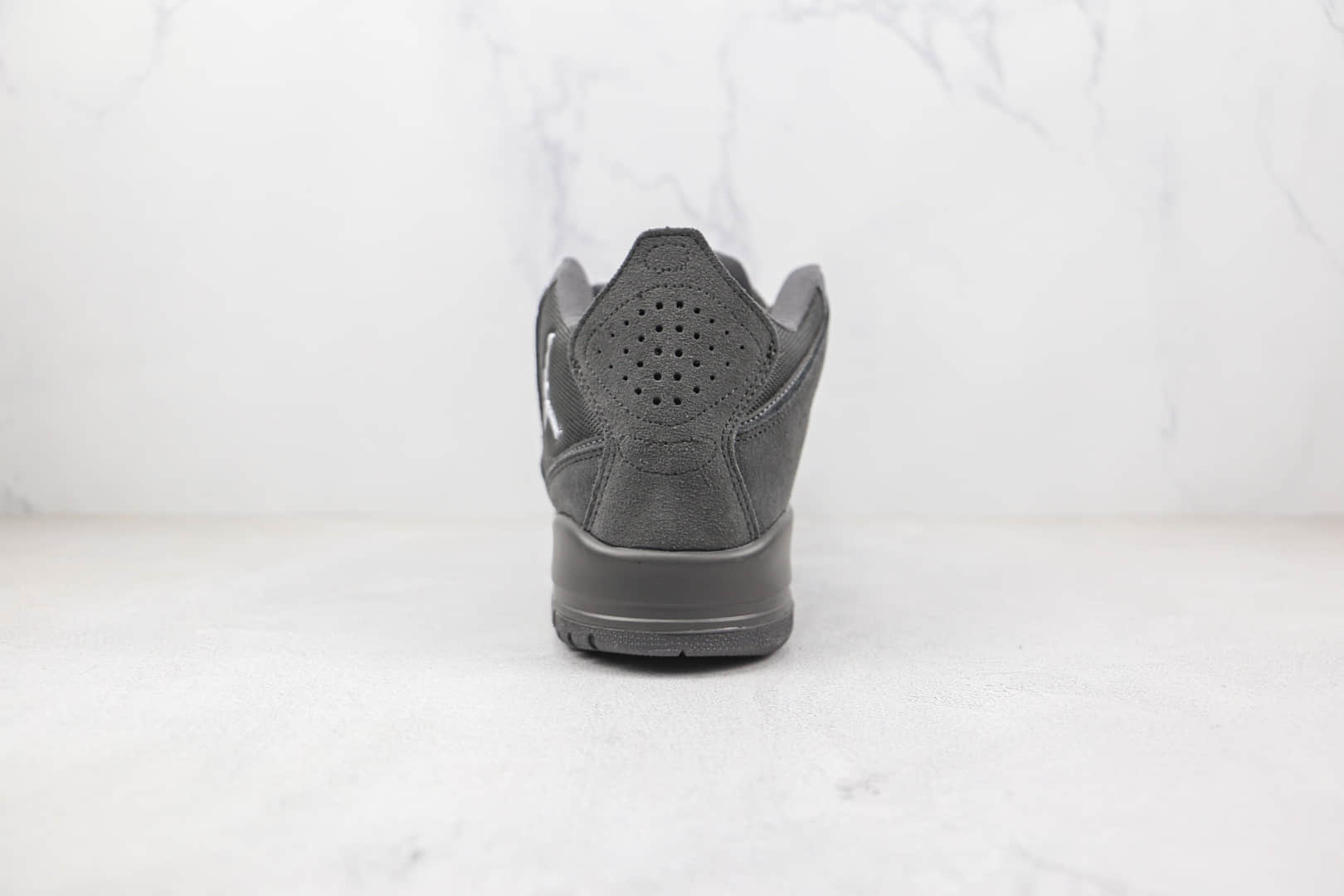 乔丹Air Jordan Courtside 23纯原版本灰色AJ23篮球鞋原楦头纸板打造 货号：AT0057-001