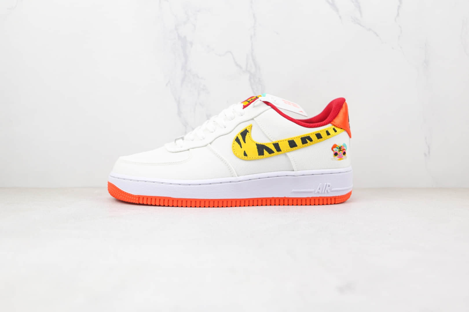 耐克Nike Air Force 1’07 Low纯原版本低帮空军一号虎年限定刺绣斑马白黄红色板鞋内置气垫 货号：DQ4502-171