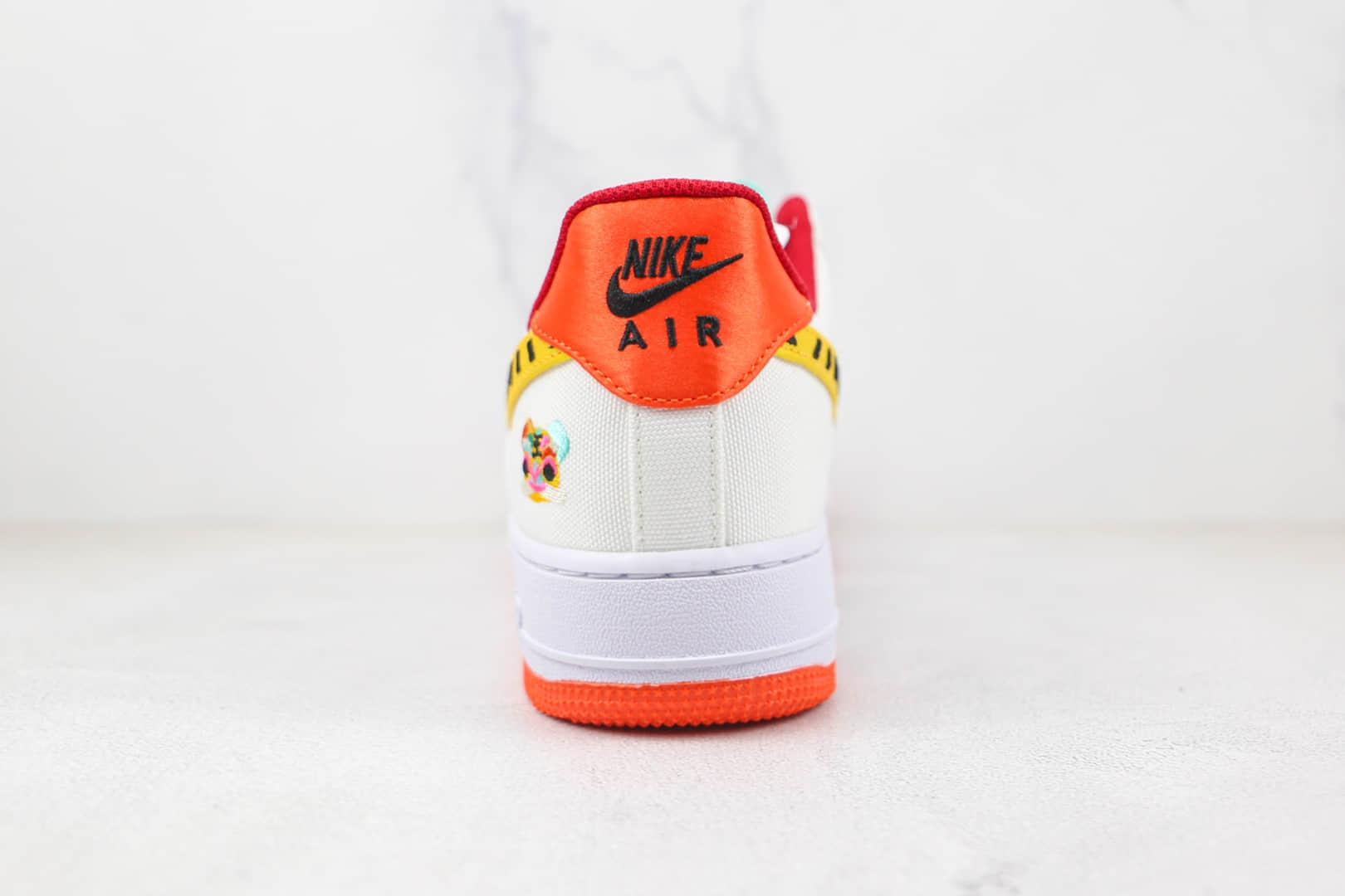 耐克Nike Air Force 1’07 Low纯原版本低帮空军一号虎年限定刺绣斑马白黄红色板鞋内置气垫 货号：DQ4502-171